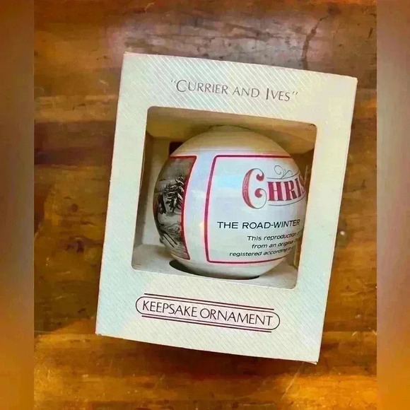 Hallmark vintage 1982 ornament “Currier and Ives” - Picture 3 of 5